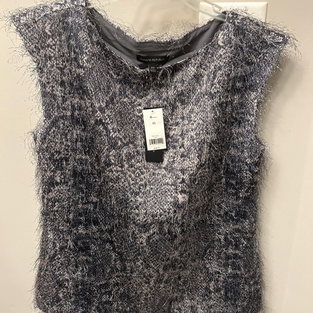 Banana Republic Women's Textured Gray Sleeveless Blouse
